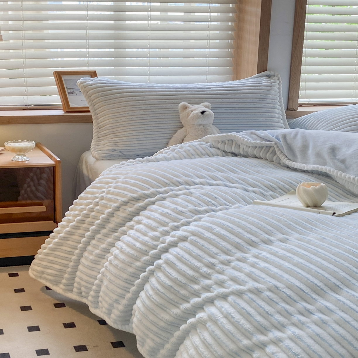 91家纺网 家纺一手货源 找家纺 小叮当家纺仓储工厂店 2025新款阳离子抽条四件套 阳离子抽条-浅蓝