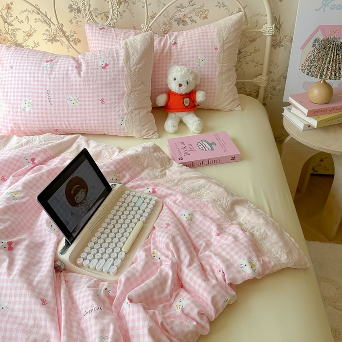 91家纺网 家纺一手货源 找家纺 澜妃 2025新款糯叽叽水洗棉全棉蕾丝花边-艾意系列 艾意-宅宅猫爪