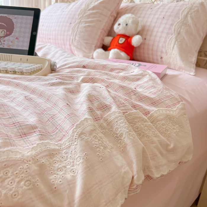 91家纺网 家纺一手货源 找家纺 澜妃 2025新款糯叽叽水洗棉全棉蕾丝花边-艾意系列 艾意-樱桃计划