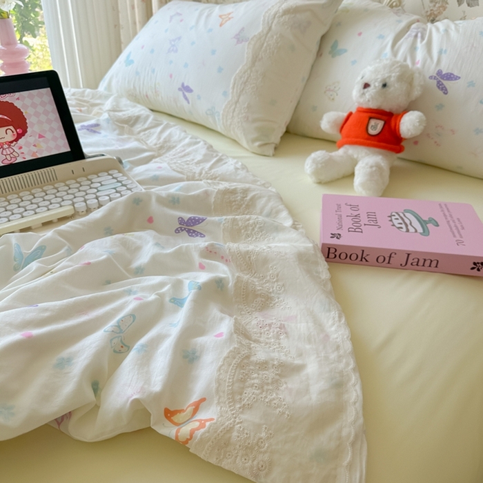 91家纺网 家纺一手货源 找家纺 澜妃 2025新款糯叽叽水洗棉全棉蕾丝花边-艾意系列 艾意-恋爱戏蝶