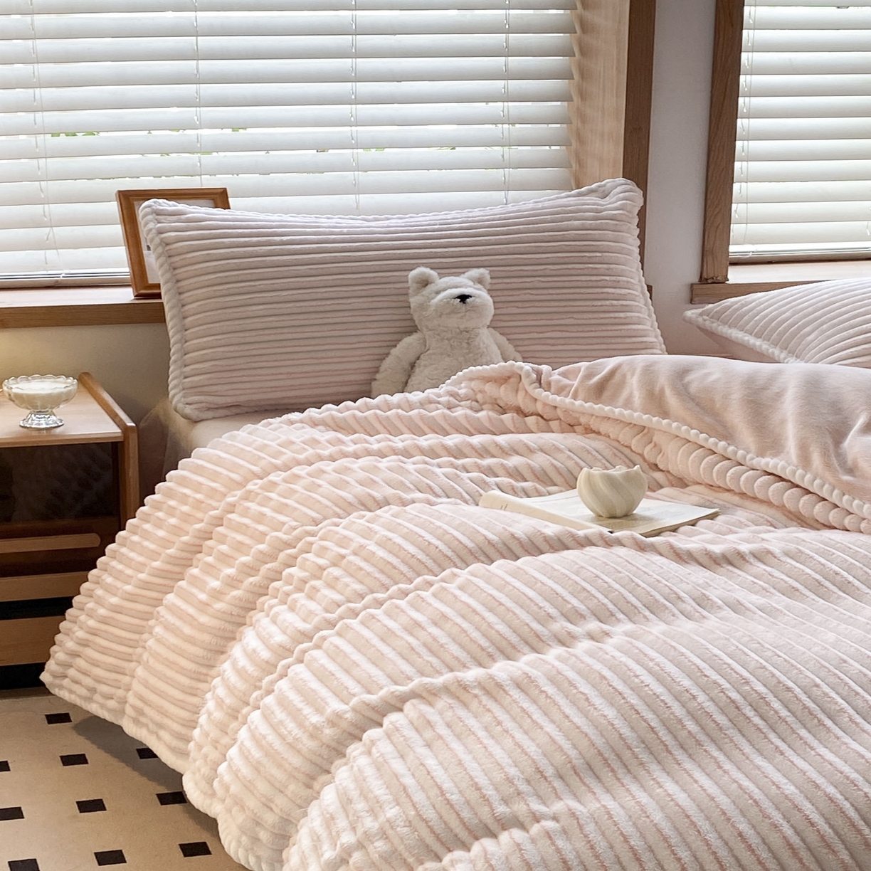 91家纺网 家纺一手货源 找家纺 小叮当家纺仓储工厂店 2025新款阳离子抽条四件套 阳离子抽条-桃粉