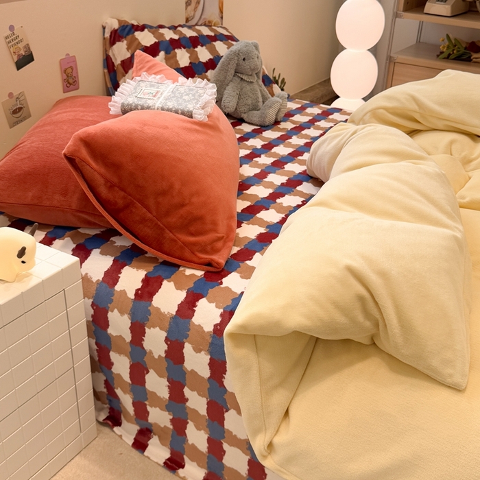 91家纺网 家纺一手货源 找家纺 呗旺鹿 2025新款亲肤舒适ins韩系撞色小清新牛奶绒四件套 芝士焦糖-枕套焦糖+焦糖