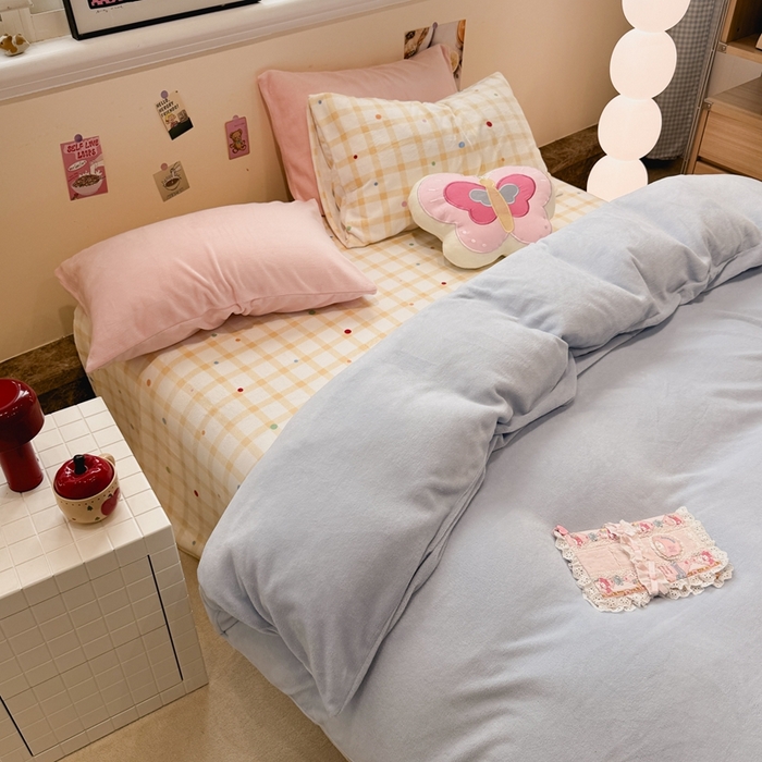 91家纺网 家纺一手货源 找家纺 （总）呗旺鹿 2025新款亲肤舒适ins韩系撞色小清新牛奶绒四件套