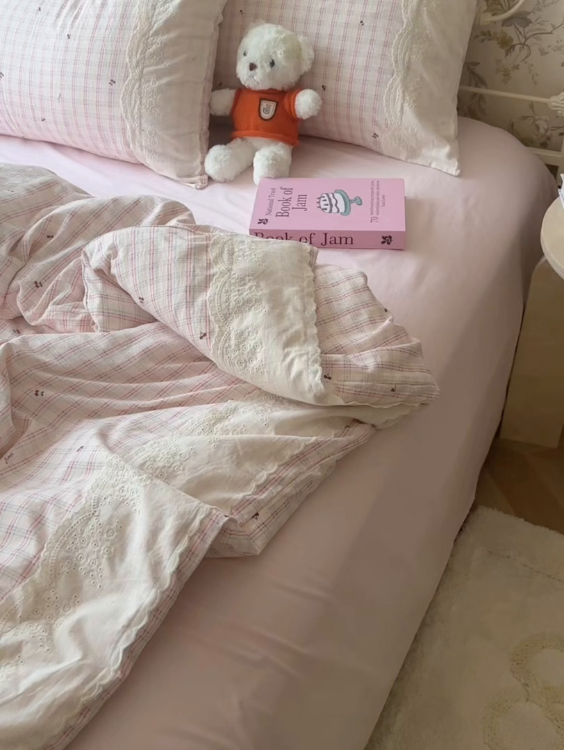 91家纺网 家纺一手货源 找家纺 澜妃 2025新款糯叽叽水洗棉全棉蕾丝花边-艾意系列 艾意-樱桃计划