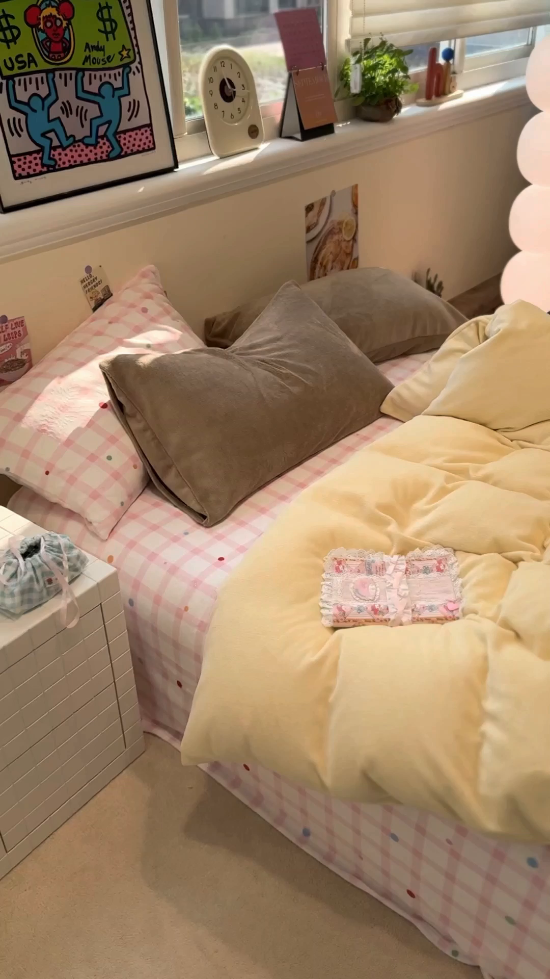 91家纺网 家纺一手货源 找家纺 呗旺鹿 2025新款亲肤舒适ins韩系撞色小清新牛奶绒四件套 芝士草莓点点-枕套咖+咖