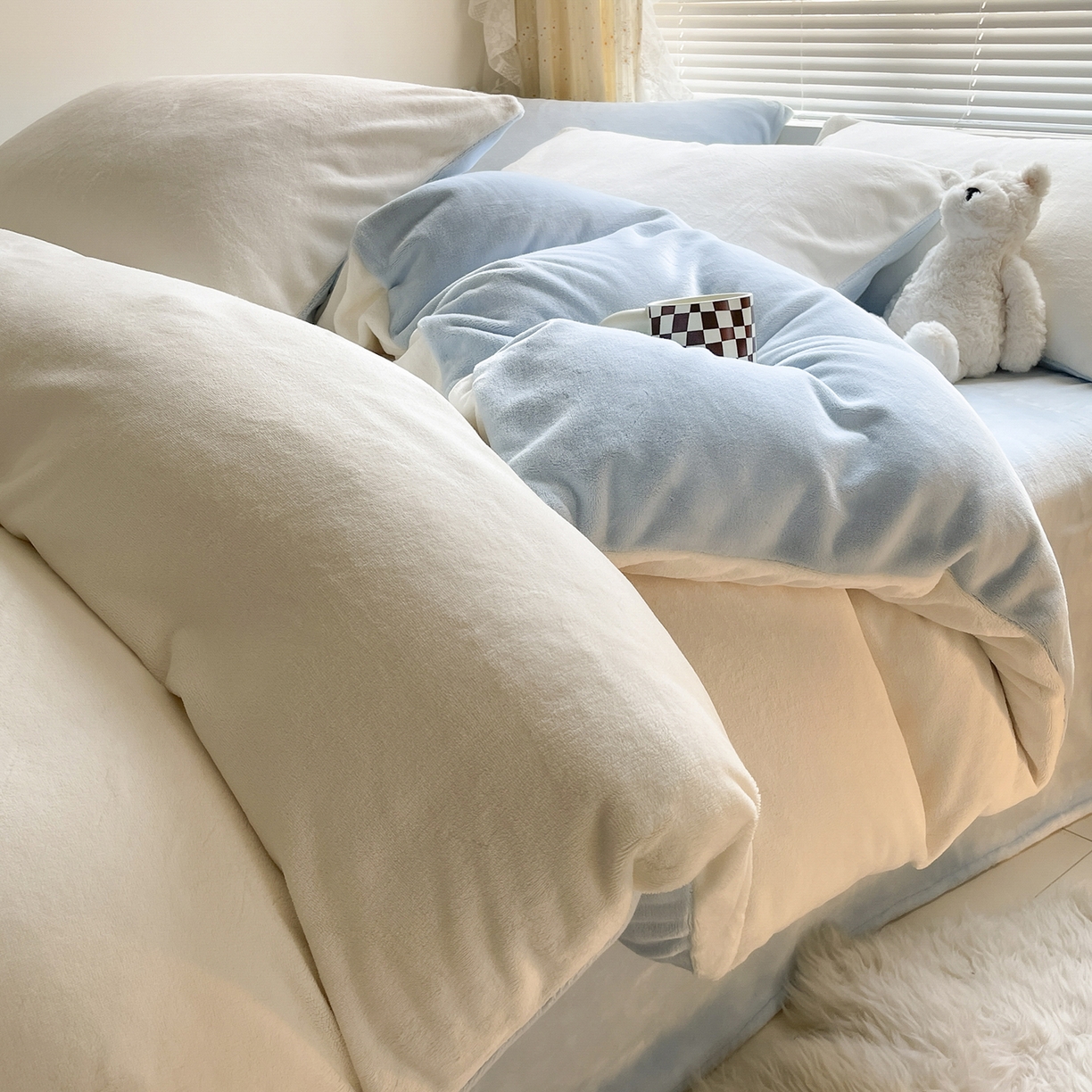 91家纺网 家纺一手货源 找家纺 （总）小叮当家纺仓储工厂店 2025新款纯色双拼牛奶绒四件套190克