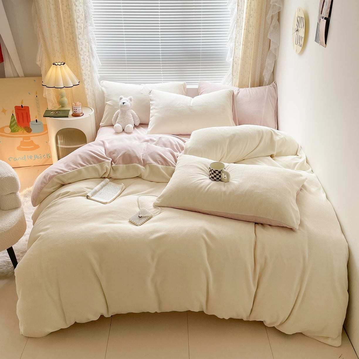 91家纺网 家纺一手货源 找家纺 小叮当家纺仓储工厂店 2025新款纯色双拼牛奶绒四件套190克 卡尔-奶黄+桃粉