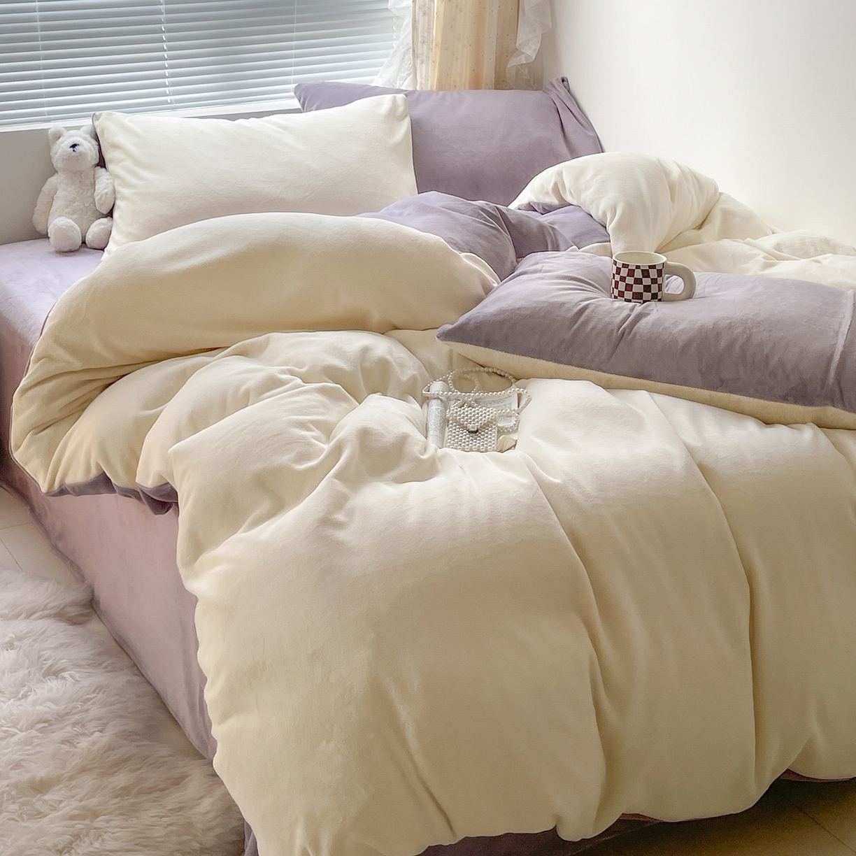 91家纺网 家纺一手货源 找家纺 小叮当家纺仓储工厂店 2025新款纯色双拼牛奶绒四件套190克 卡尔-奶黄+浅紫
