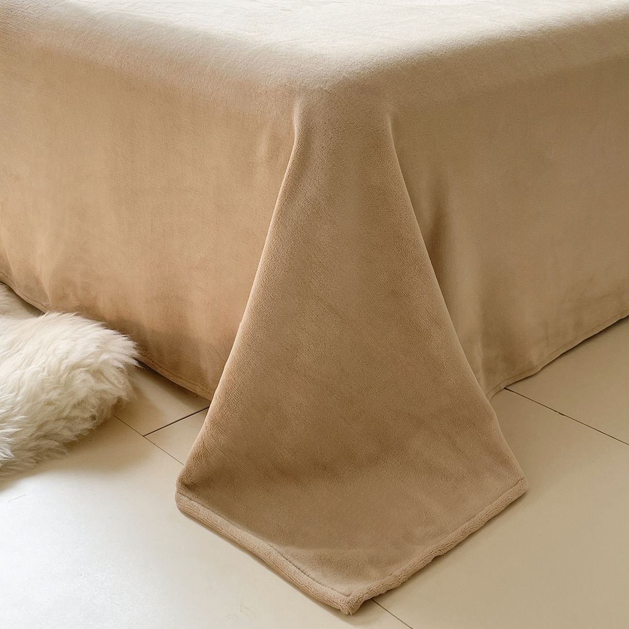 91家纺网 家纺一手货源 找家纺 小叮当家纺仓储工厂店 2025新款纯色双拼牛奶绒四件套190克 卡尔-米杏+奶咖