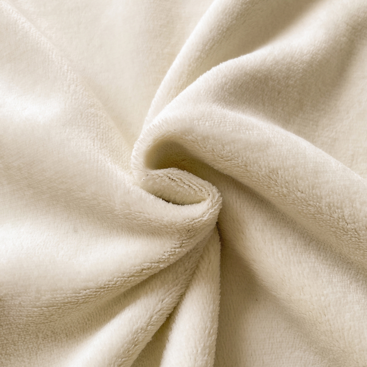 91家纺网 家纺一手货源 找家纺 小叮当家纺仓储工厂店 2025新款纯色双拼牛奶绒四件套190克 卡尔-奶黄+浅紫