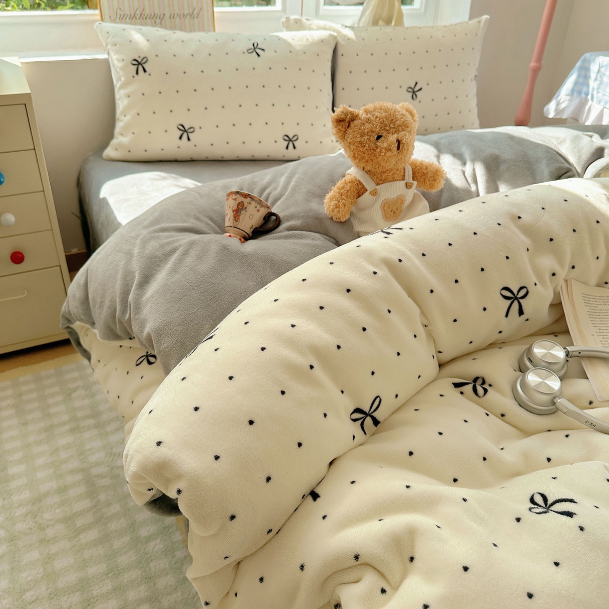 91家纺网 家纺一手货源 找家纺 暖芯优选 2025新款小清新加厚高克重牛奶绒四件套直播热款电商热款 法式简爱