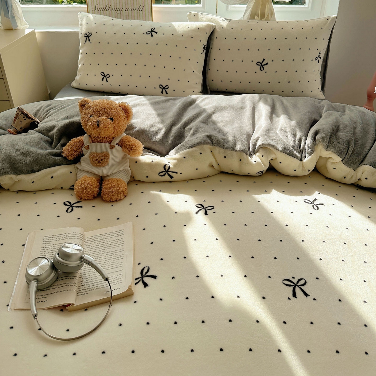 91家纺网 家纺一手货源 找家纺 暖芯优选 2025新款小清新加厚高克重牛奶绒四件套直播热款电商热款 法式简爱