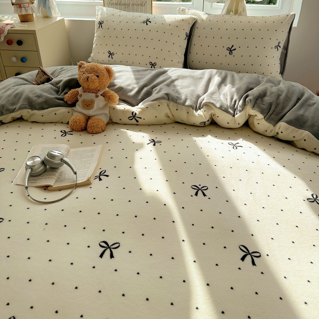 91家纺网 家纺一手货源 找家纺 暖芯优选 2025新款小清新加厚高克重牛奶绒四件套直播热款电商热款 法式简爱