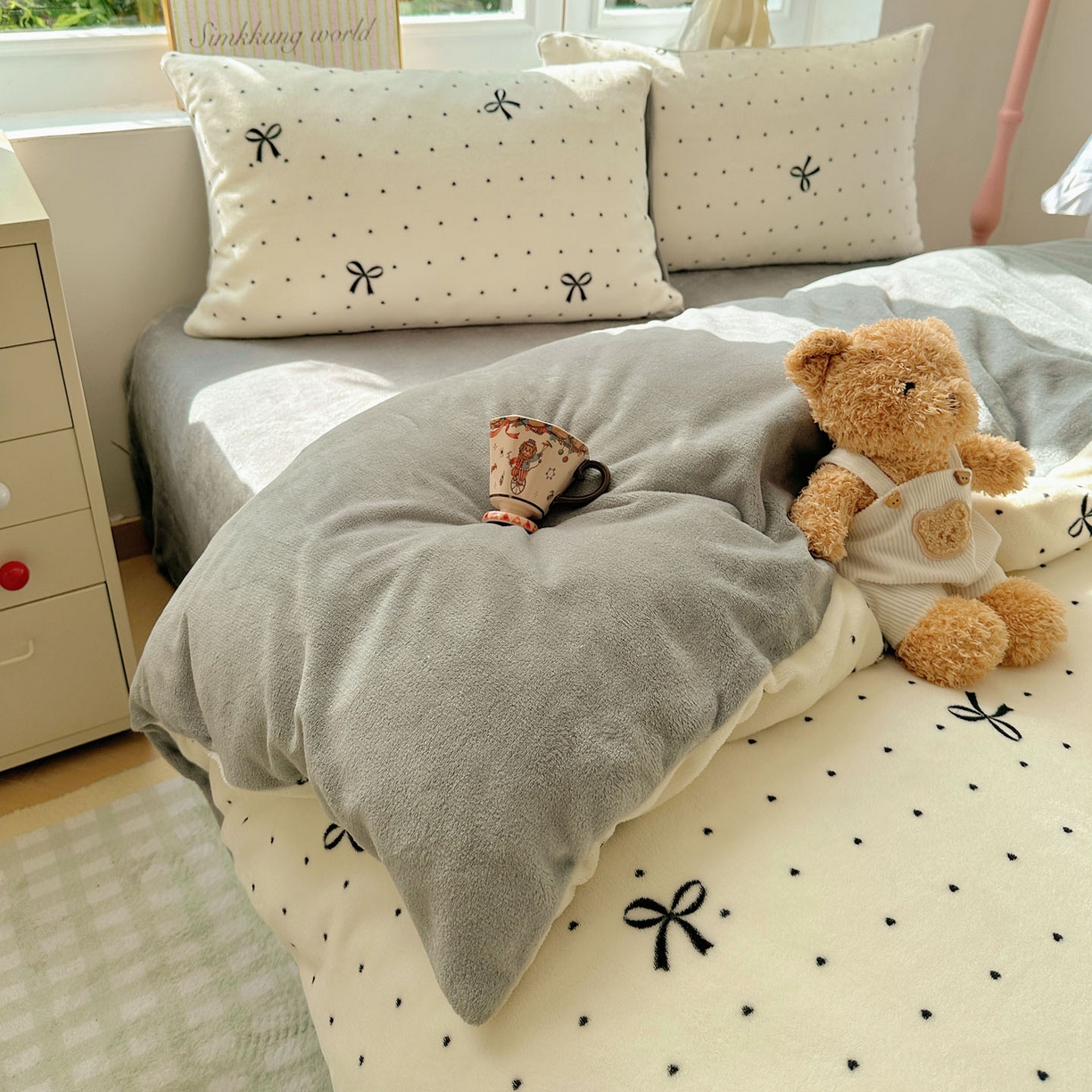 91家纺网 家纺一手货源 找家纺 暖芯优选 2025新款小清新加厚高克重牛奶绒四件套直播热款电商热款 法式简爱