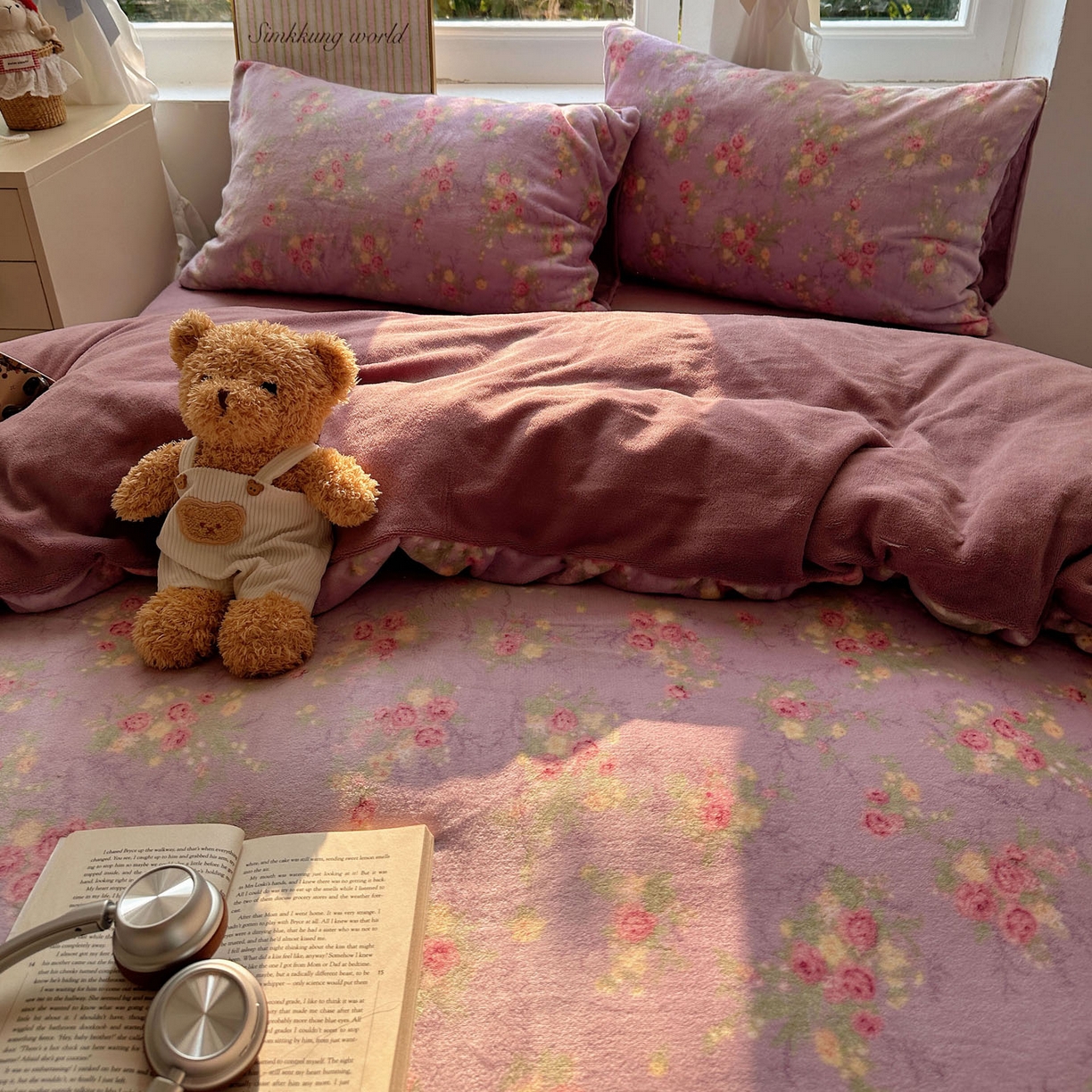 91家纺网 家纺一手货源 找家纺 暖芯优选 2025新款小清新加厚高克重牛奶绒四件套直播热款电商热款 花团锦簇