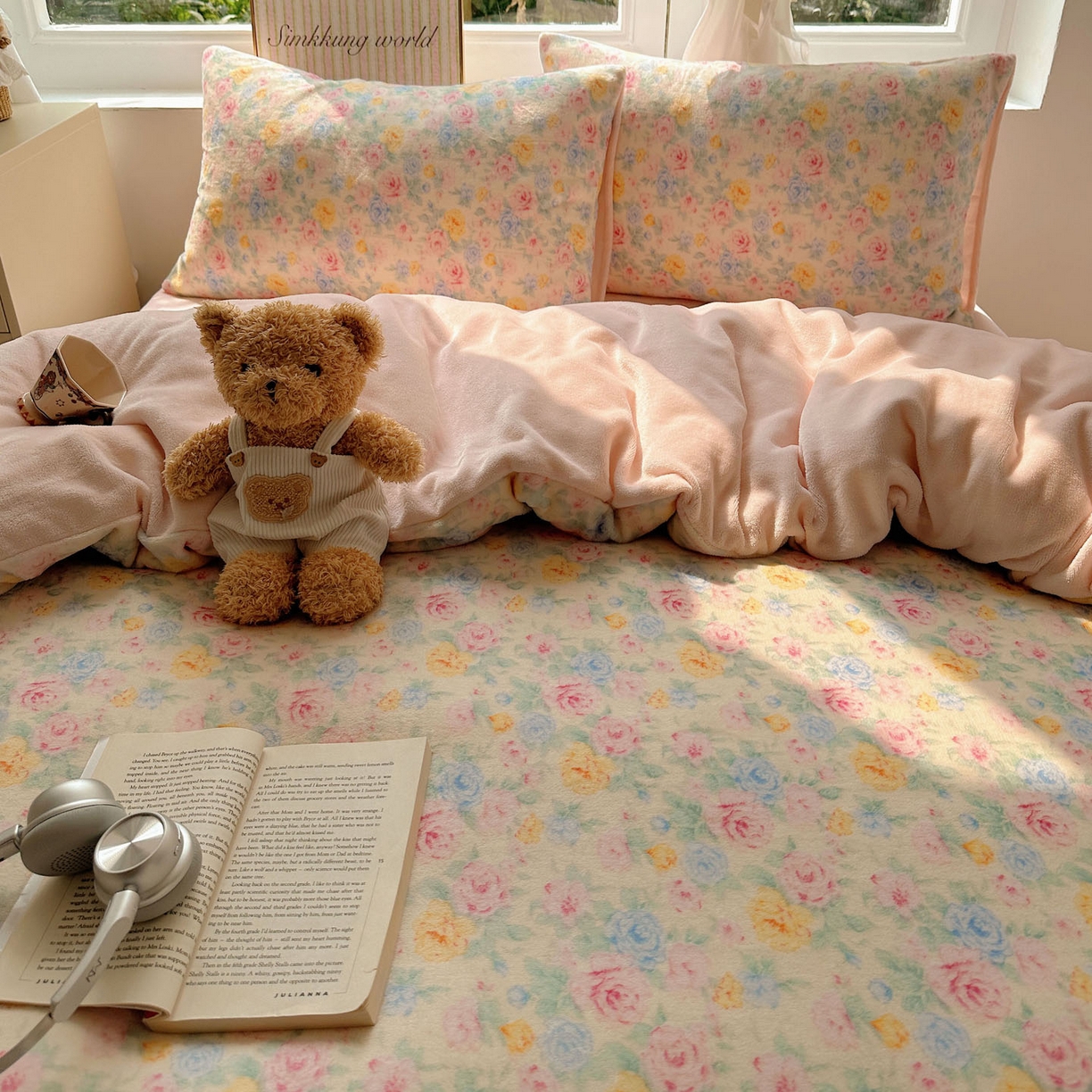 91家纺网 家纺一手货源 找家纺 暖芯优选 2025新款小清新加厚高克重牛奶绒四件套直播热款电商热款 春意满园