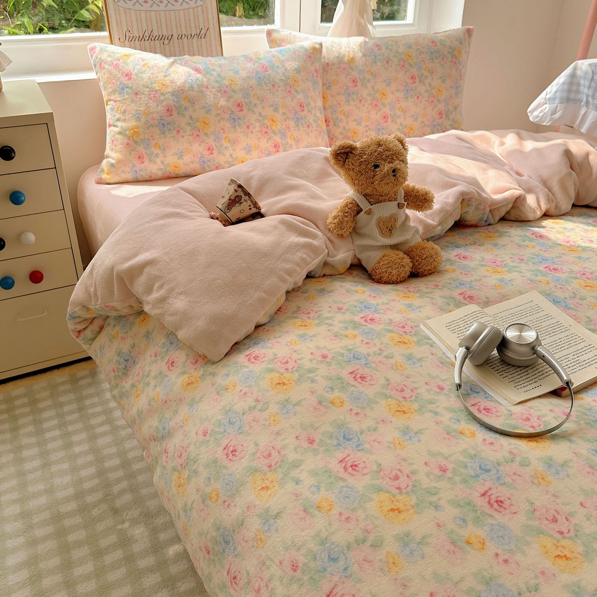 91家纺网 家纺一手货源 找家纺 暖芯优选 2025新款小清新加厚高克重牛奶绒四件套直播热款电商热款 春意满园