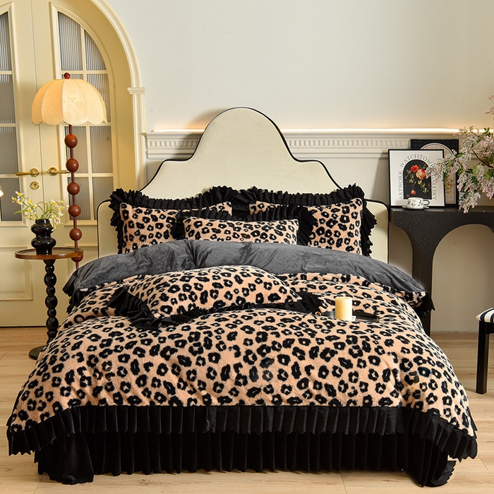 91家纺网 家纺一手货源 找家纺 茉保家纺 2025新款9.5斤秋冬保暖牛奶绒印花兔毛绒四件套 咖雅墨