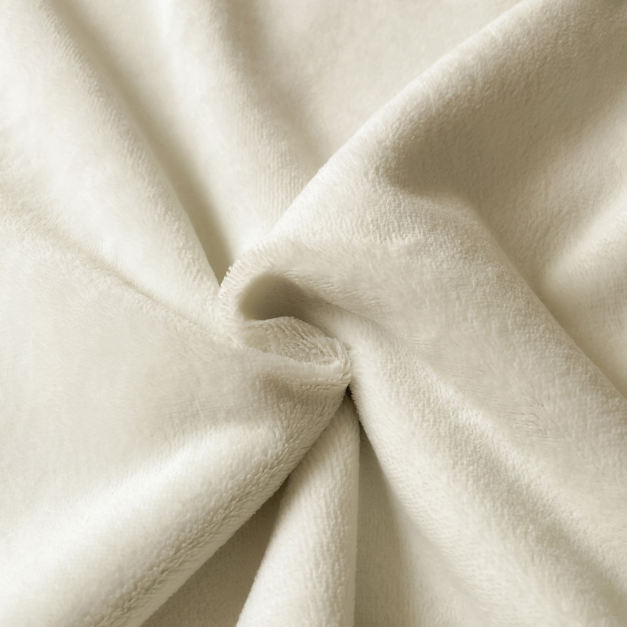 91家纺网 家纺一手货源 找家纺 （总）小叮当家纺仓储工厂店 2025新款纯色双拼牛奶绒四件套190克