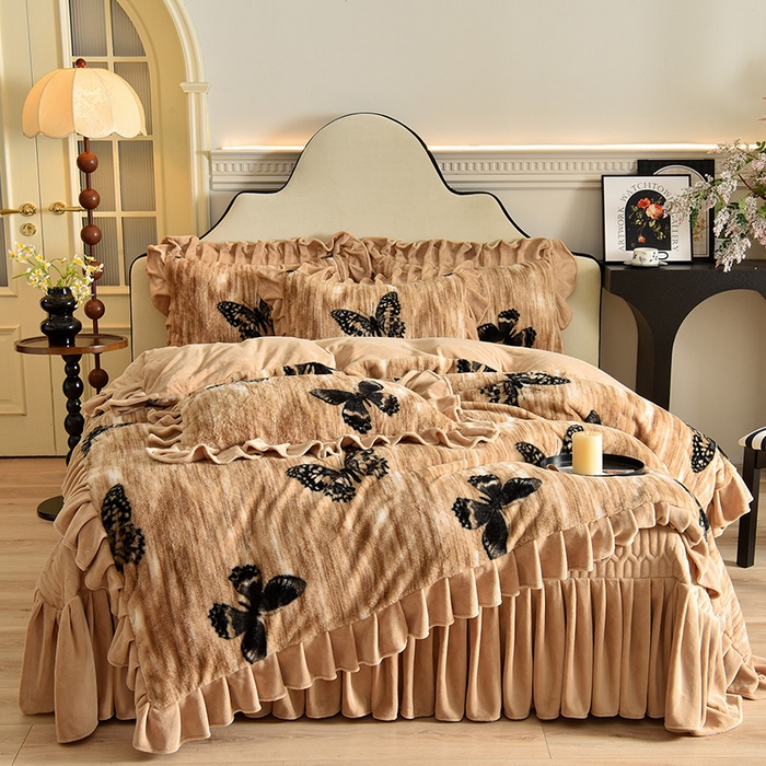 91家纺网 家纺一手货源 找家纺 茉保家纺 2025新款9.5斤秋冬保暖牛奶绒印花兔毛绒四件套 轻蝴蝶