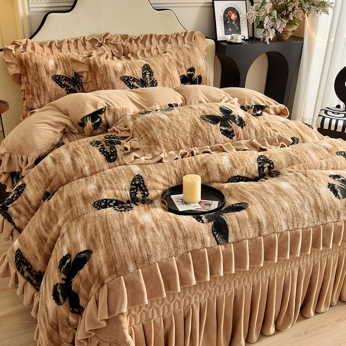 91家纺网 家纺一手货源 找家纺 茉保家纺 2025新款9.5斤秋冬保暖牛奶绒印花兔毛绒四件套 轻蝴蝶