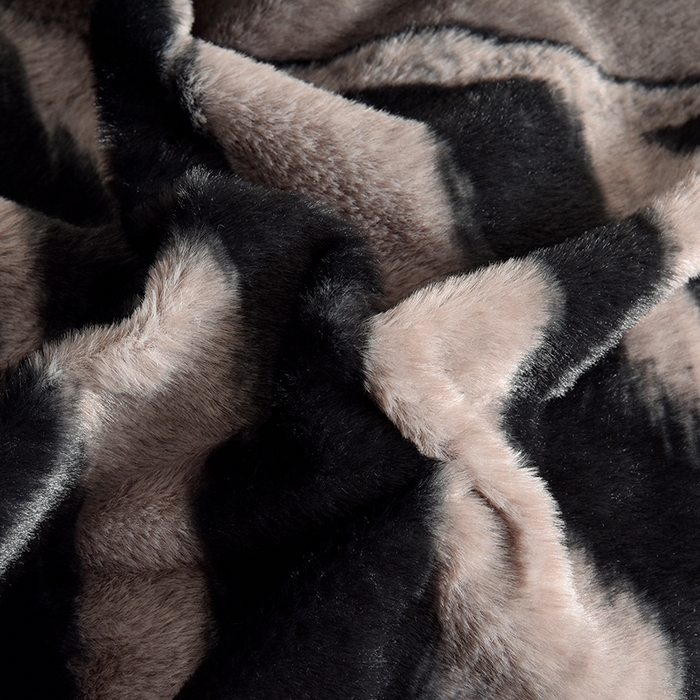 91家纺网 家纺一手货源 找家纺 茉保家纺 2025新款9.5斤秋冬保暖牛奶绒印花兔毛绒四件套 星雅墨