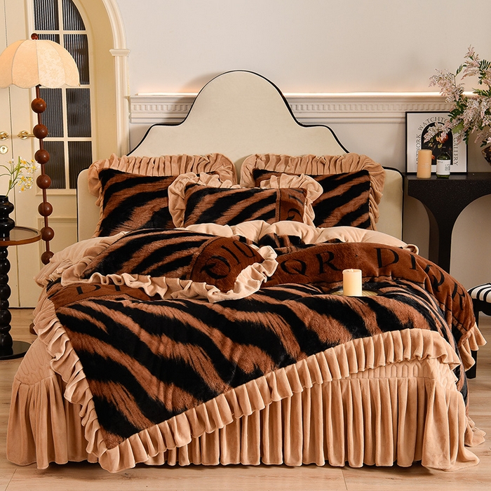 91家纺网 家纺一手货源 找家纺 茉保家纺 2025新款9.5斤秋冬保暖牛奶绒印花兔毛绒四件套 星云咖