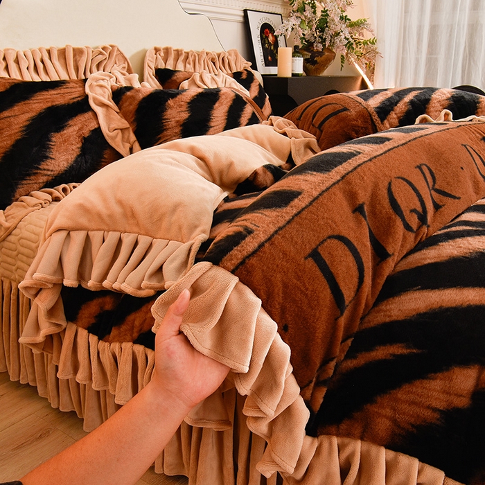 茉保家纺 2025新款9.5斤秋冬保暖牛奶绒印花兔毛绒四件套 星云咖