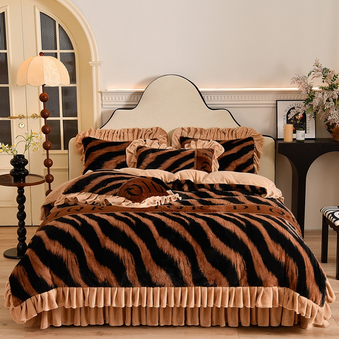 91家纺网 家纺一手货源 找家纺 茉保家纺 2025新款9.5斤秋冬保暖牛奶绒印花兔毛绒四件套 星云咖