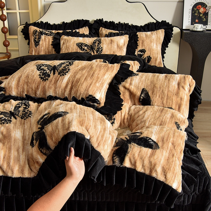 91家纺网 家纺一手货源 找家纺 茉保家纺 2025新款9.5斤秋冬保暖牛奶绒印花兔毛绒四件套 雅轻蝶