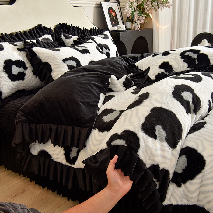 茉保家纺 2025新款9.5斤秋冬保暖牛奶绒印花兔毛绒四件套 晕雅墨