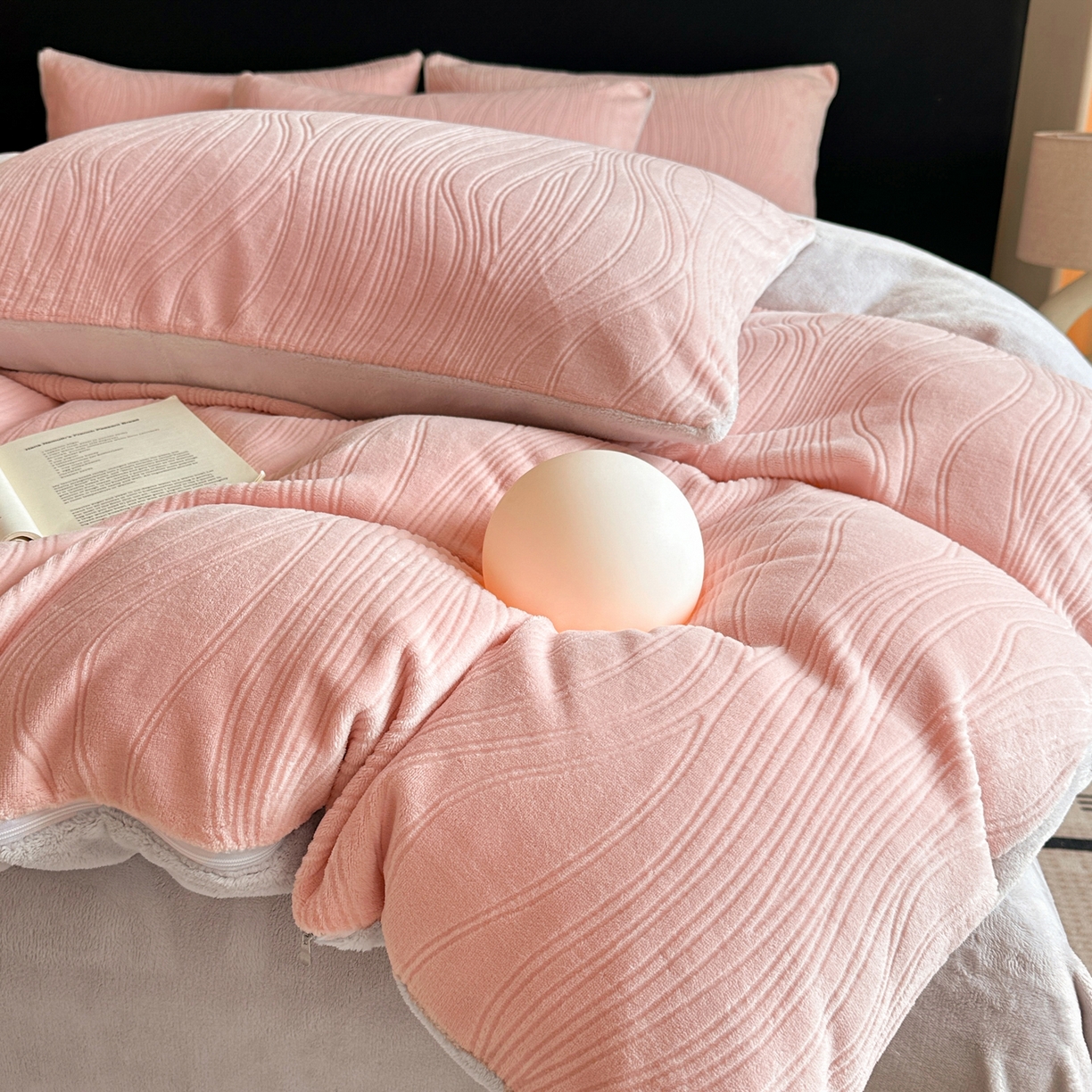 小叮当家纺仓储工厂店 2025新款AB版烂花牛奶绒四件套 烂花-粉灰