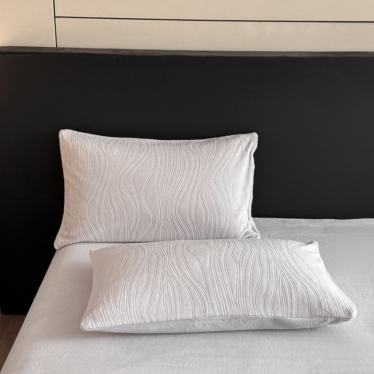 91家纺网 家纺一手货源 找家纺 小叮当家纺仓储工厂店 2025新款AB版烂花牛奶绒四件套 烂花-米灰