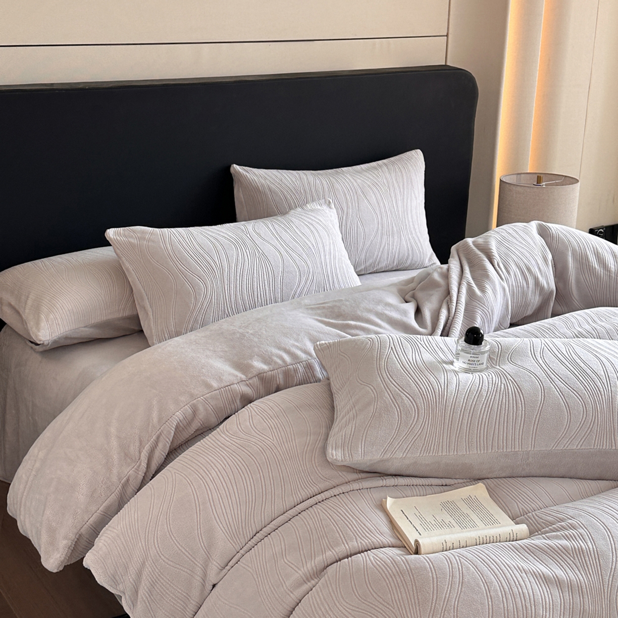 91家纺网 家纺一手货源 找家纺 小叮当家纺仓储工厂店 2025新款AB版烂花牛奶绒四件套 烂花-米灰