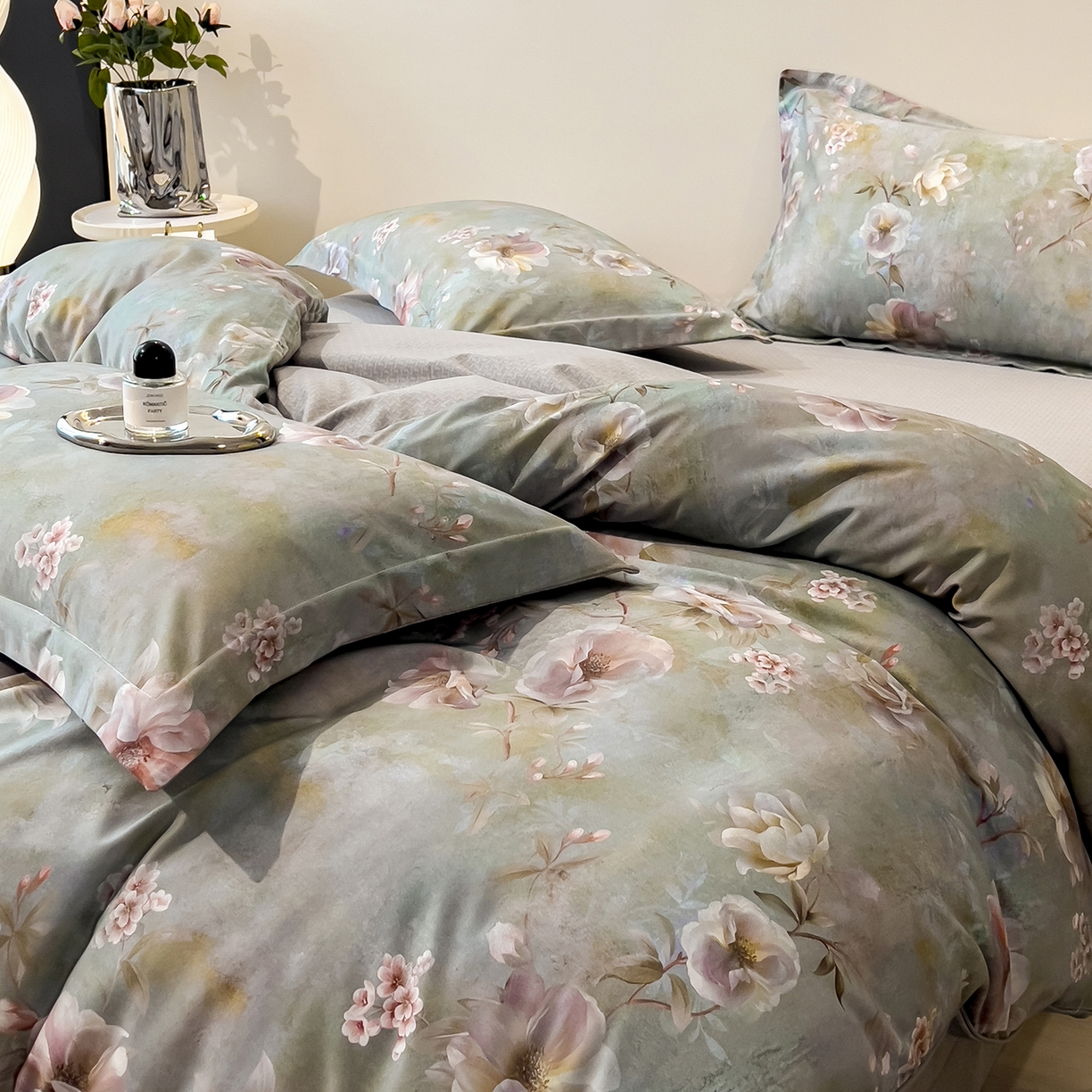 91家纺网 家纺一手货源 找家纺 芃成家纺 2025新款A类加厚天丝棉磨毛花卉四件套 静谧花语