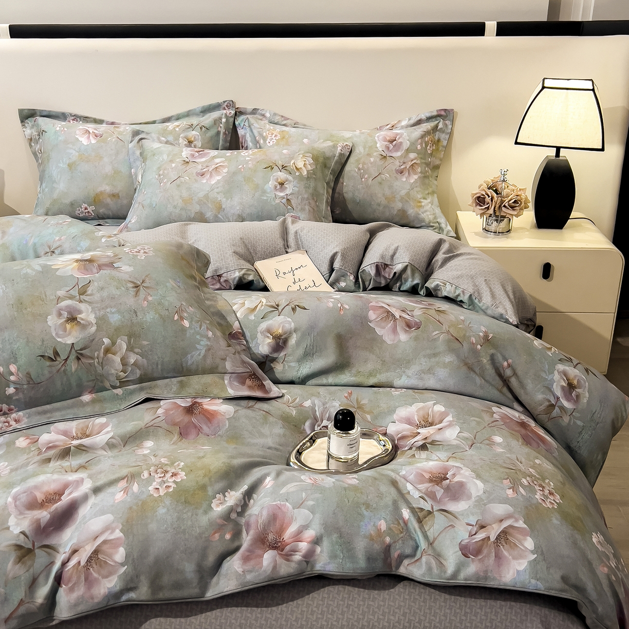 91家纺网 家纺一手货源 找家纺 芃成家纺 2025新款A类加厚天丝棉磨毛花卉四件套 静谧花语