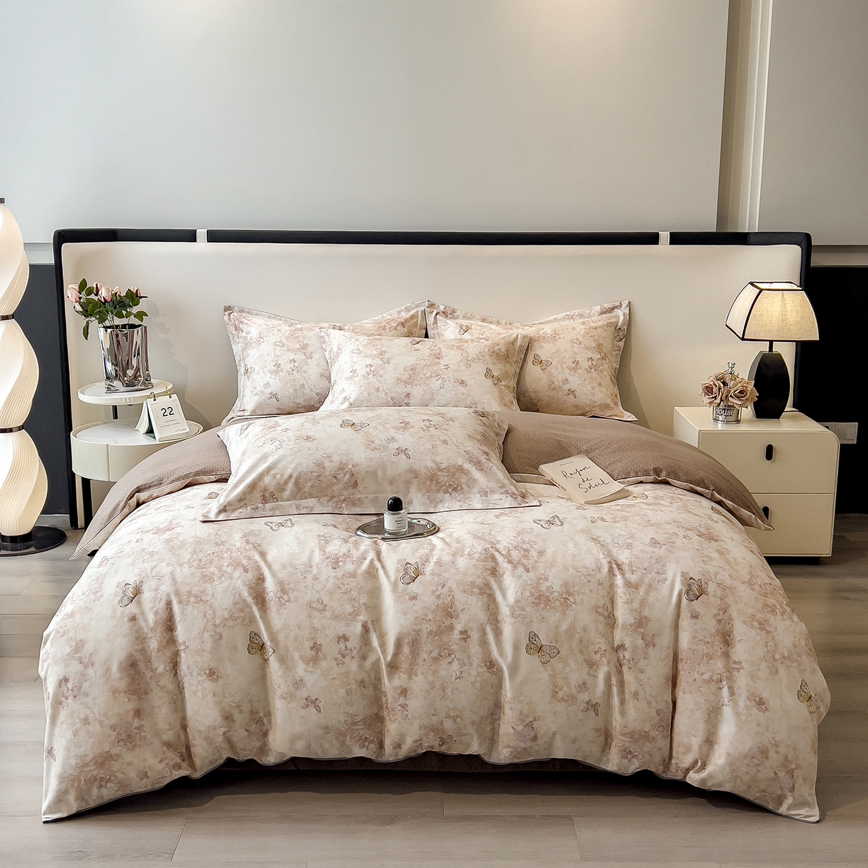 91家纺网 家纺一手货源 找家纺 芃成家纺 2025新款A类加厚天丝棉磨毛花卉四件套 蝶舞飞扬-咖