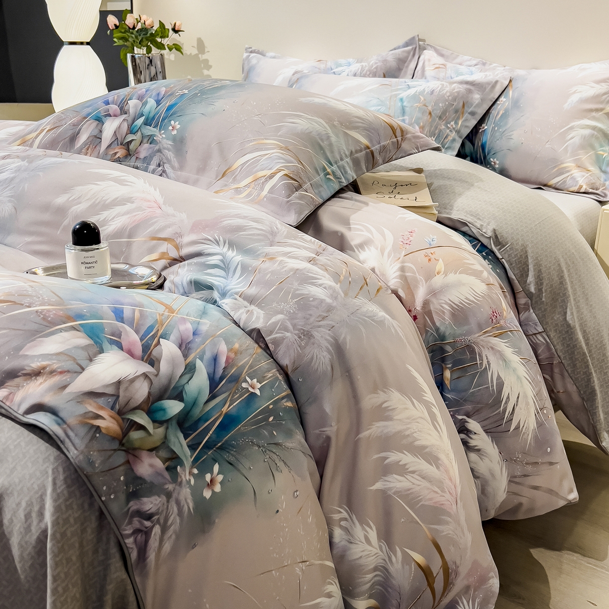 91家纺网 家纺一手货源 找家纺 芃成家纺 2025新款A类加厚天丝棉磨毛花卉四件套 落英缤纷