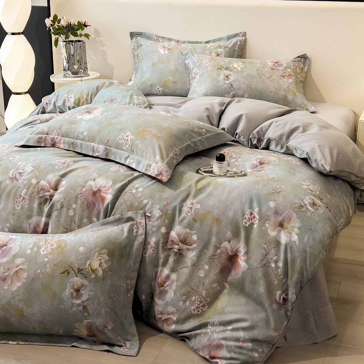 91家纺网 家纺一手货源 找家纺 芃成家纺 2025新款A类加厚天丝棉磨毛花卉四件套 静谧花语