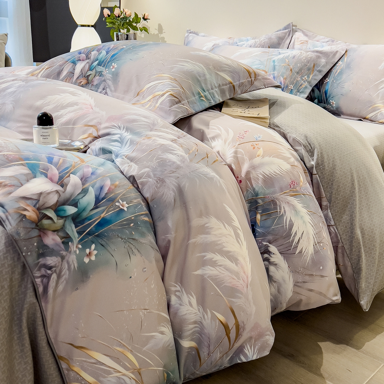 91家纺网 家纺一手货源 找家纺 芃成家纺 2025新款A类加厚天丝棉磨毛花卉四件套 落英缤纷