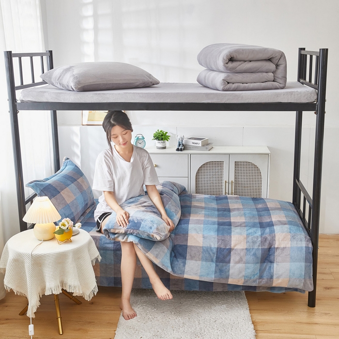 91家纺网 家纺一手货源 找家纺 凌云 2025新款A类230克加厚牛奶绒学生宿舍三件套床笠款床单款 梦想家