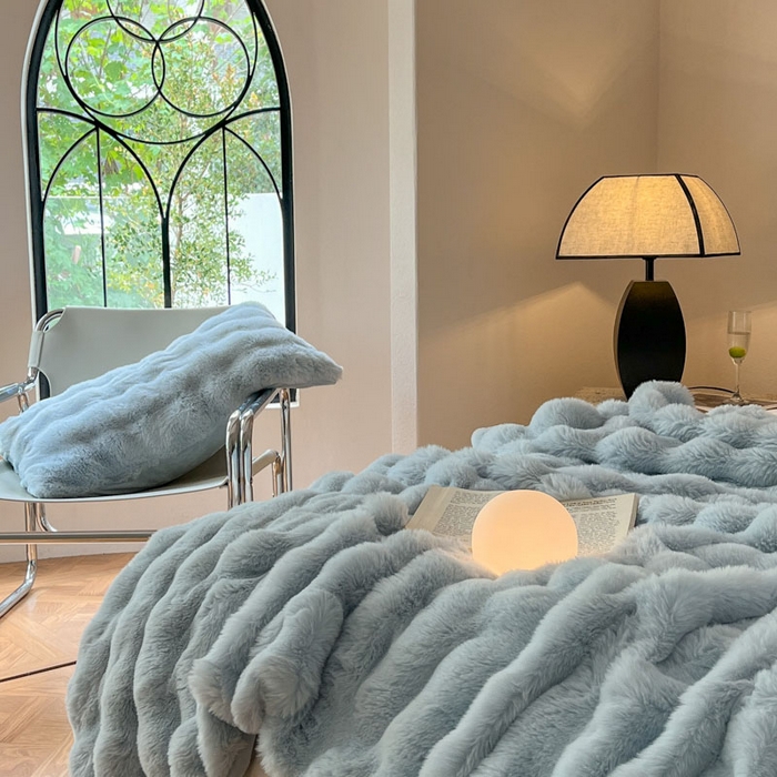 91家纺网 家纺一手货源 找家纺 小叮当家纺仓储工厂店 2025新款高克重大牛奶绒被套毯毛毯盖毯毯子 海蓝