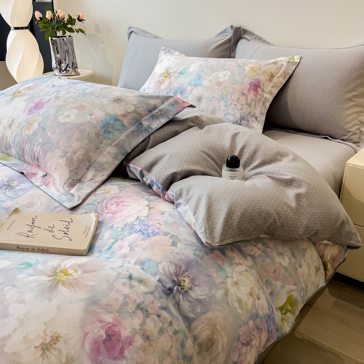 91家纺网 家纺一手货源 找家纺 芃成家纺 2025新款A类加厚天丝棉磨毛花卉四件套 幸福繁花-灰