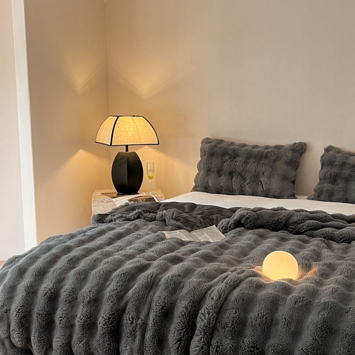 91家纺网 家纺一手货源 找家纺 小叮当家纺仓储工厂店 2025新款高克重大牛奶绒被套毯毛毯盖毯毯子 深灰