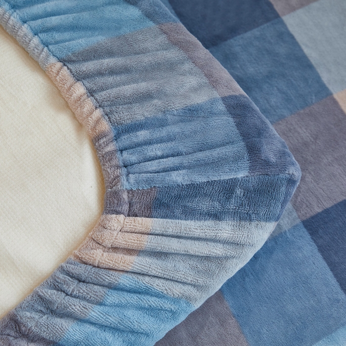 91家纺网 家纺一手货源 找家纺 凌云 2025新款A类230克加厚牛奶绒学生宿舍三件套床笠款床单款 梦想家