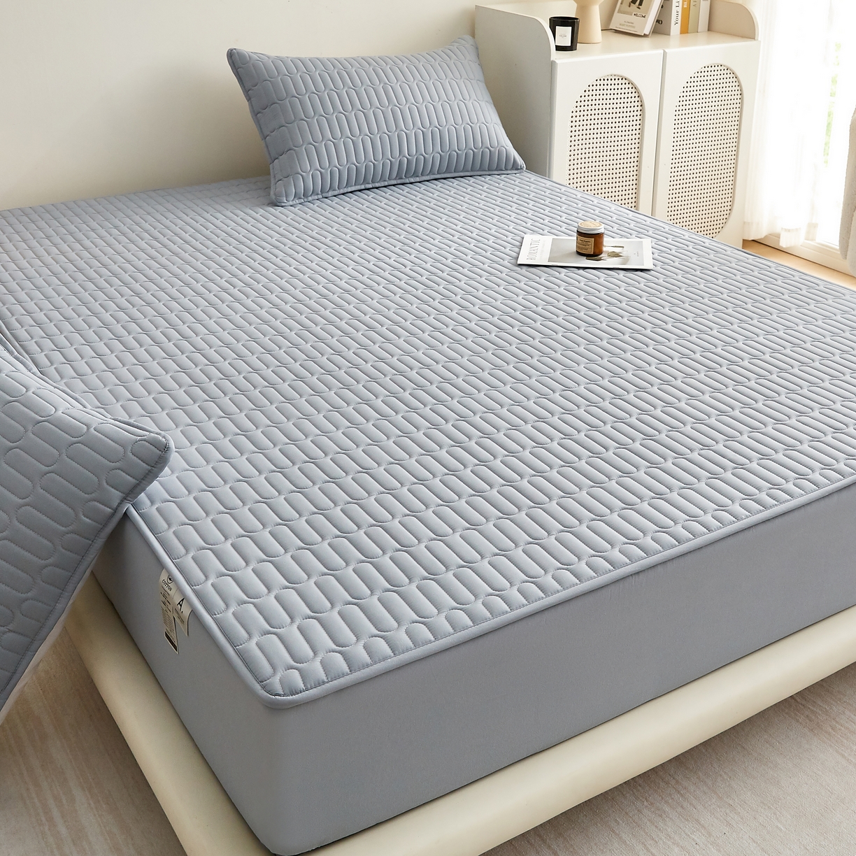 91家纺网 家纺一手货源 找家纺 蕾诺家纺 2025新款 菱格水洗棉亲肤棉夹棉床笠 菱格-蓝灰