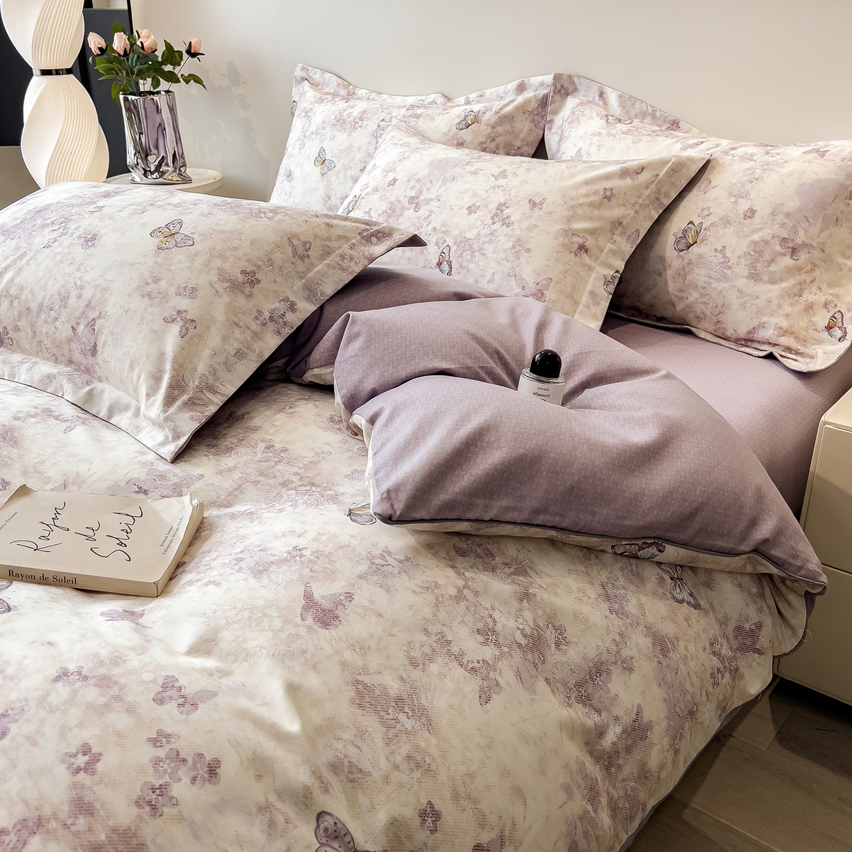 91家纺网 家纺一手货源 找家纺 芃成家纺 2025新款A类加厚天丝棉磨毛花卉四件套 蝶舞飞扬-紫