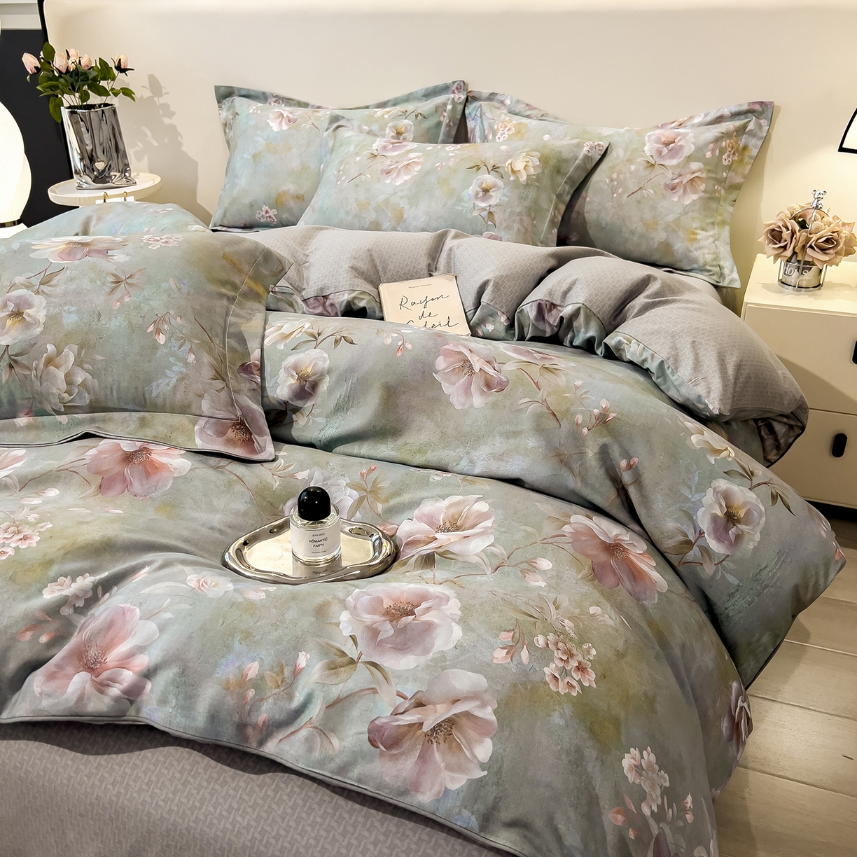 91家纺网 家纺一手货源 找家纺 芃成家纺 2025新款A类加厚天丝棉磨毛花卉四件套 静谧花语