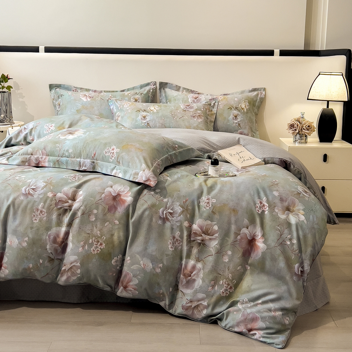 91家纺网 家纺一手货源 找家纺 芃成家纺 2025新款A类加厚天丝棉磨毛花卉四件套 静谧花语