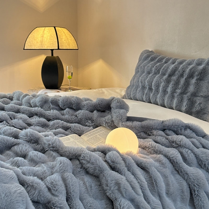 91家纺网 家纺一手货源 找家纺 （总）小叮当家纺仓储工厂店 2025新款高克重大牛奶绒被套毯毛毯盖毯毯子